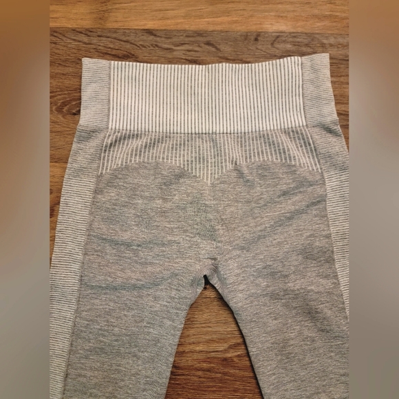 Grey/White Leggings - Picture 3 of 4